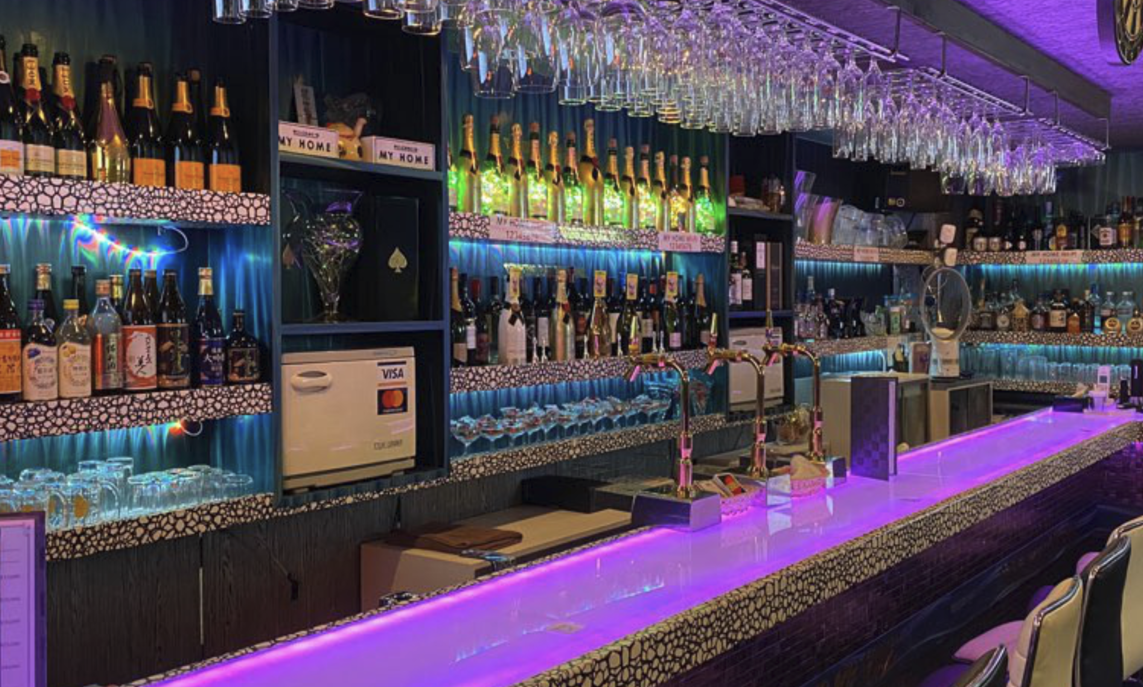 DINING BAR MY HOME 店内写真